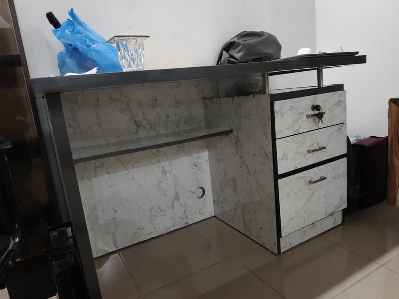 Computer Table with Storage Drawers 1