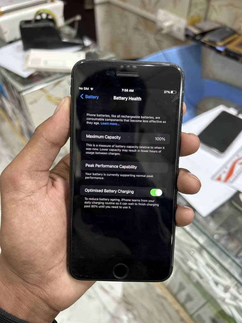 Apple iPhone 7 Plus 1