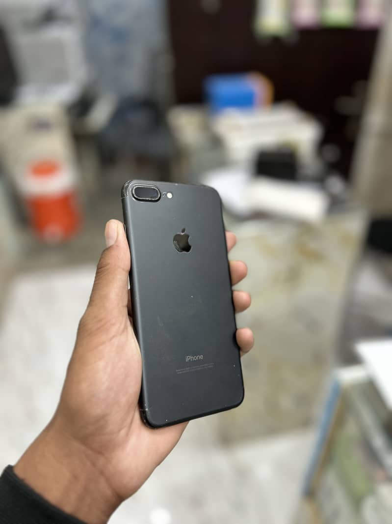 Apple iPhone 7 Plus 0
