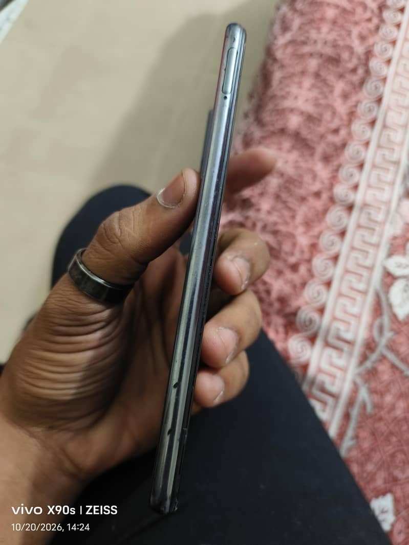 Vivo V21e 1