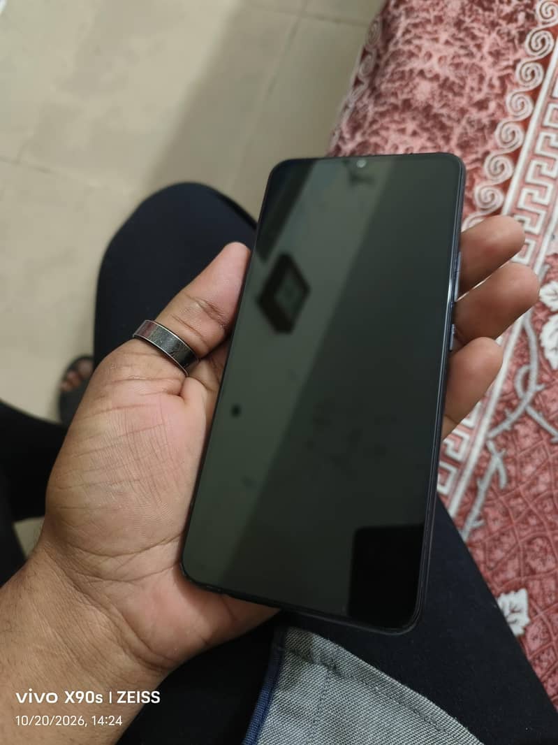 Vivo V21e 4