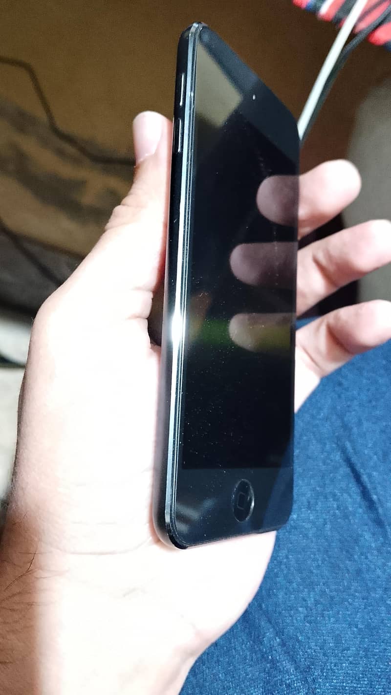 iPod 6th generation 3