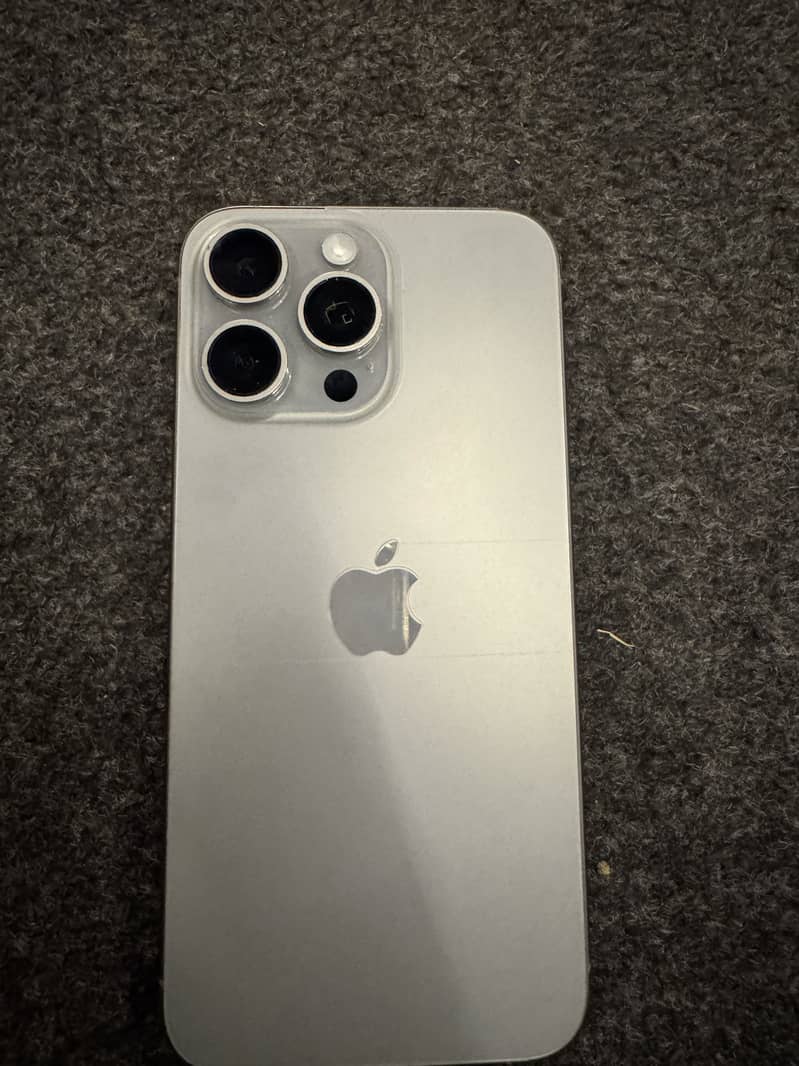 Apple iPhone 15 Pro Max 0