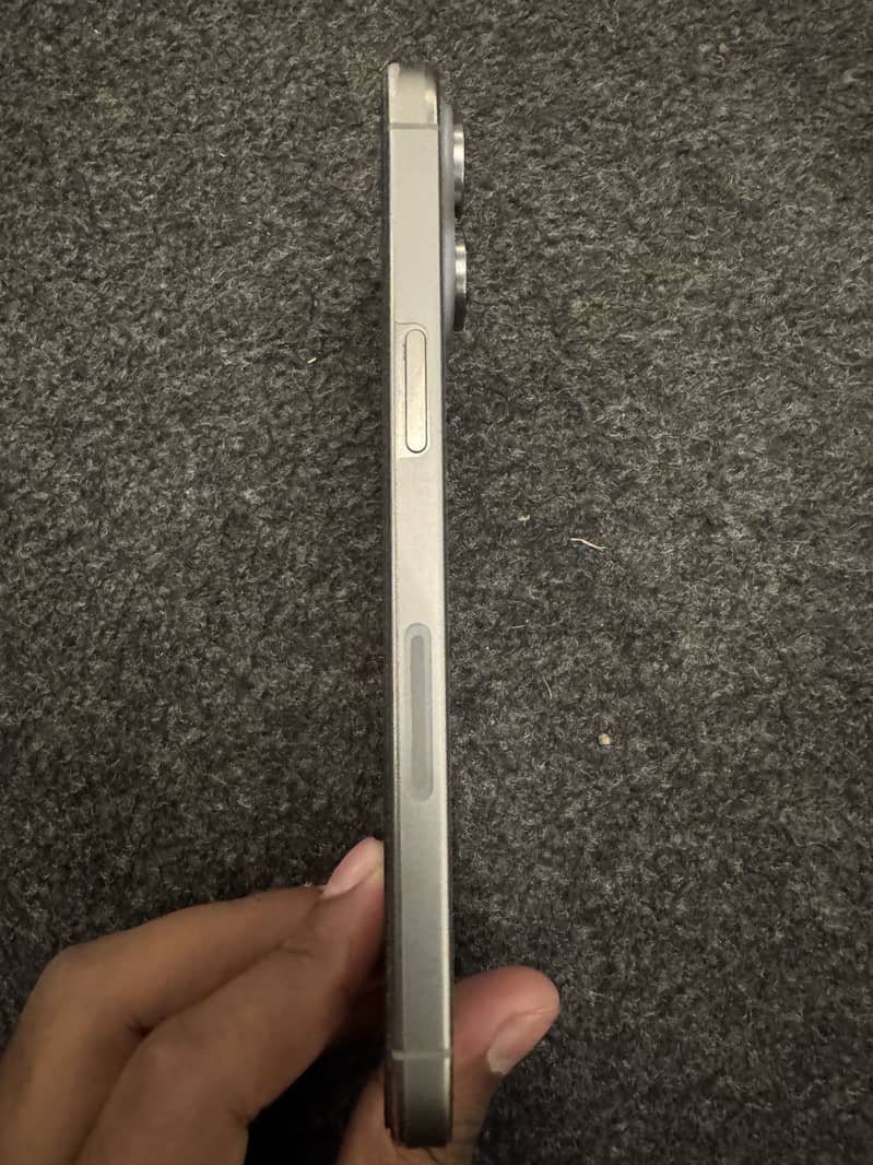 Apple iPhone 15 Pro Max 5