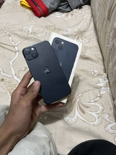 Apple iPhone 13