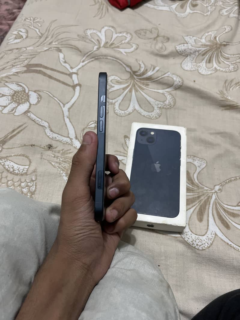 Apple iPhone 13 1