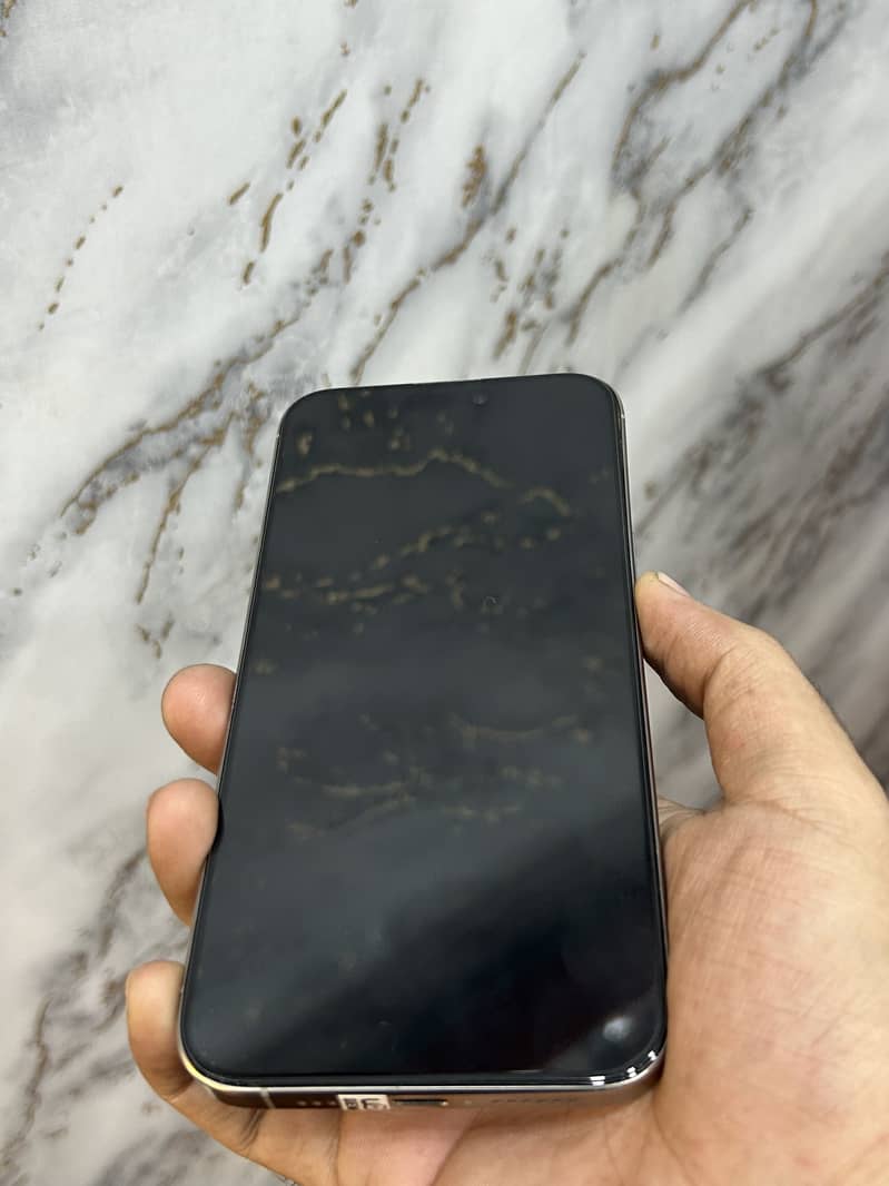 Apple iPhone 15 Pro Max 5