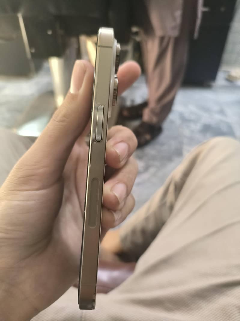 Apple iPhone 14 Pro 1