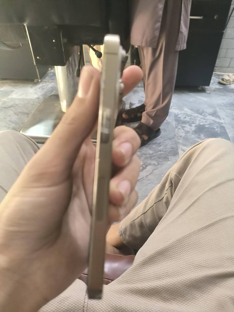 Apple iPhone 14 Pro 2