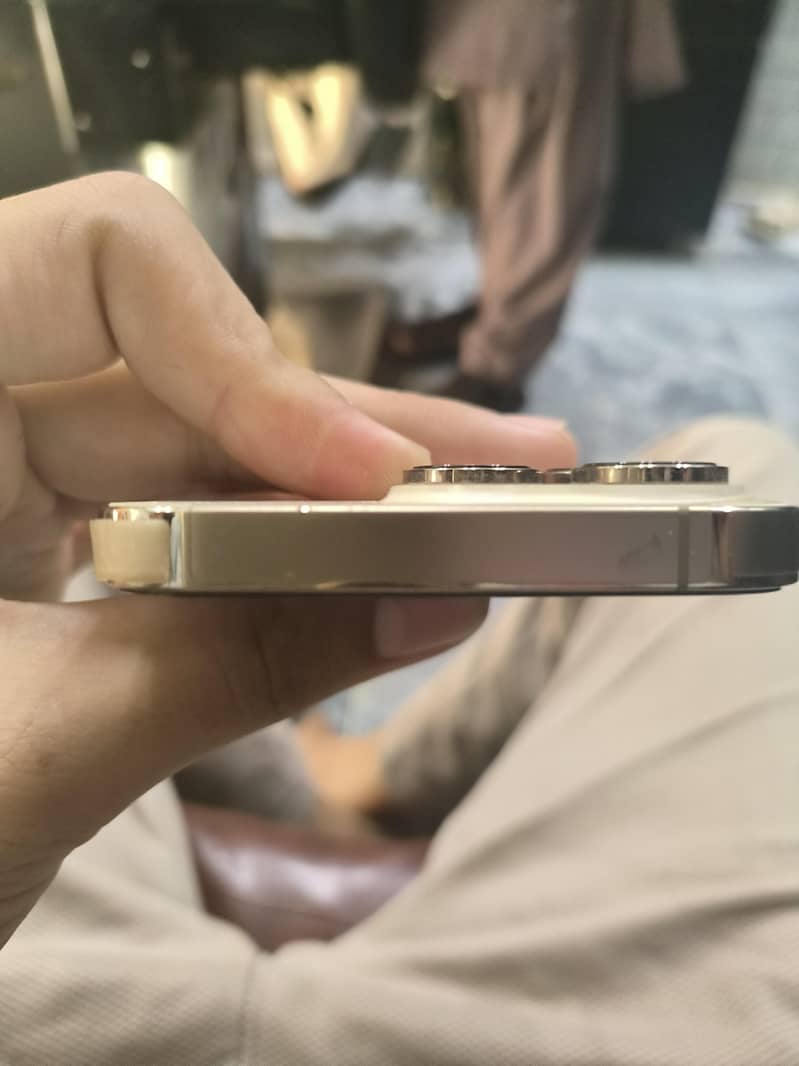 Apple iPhone 14 Pro 4