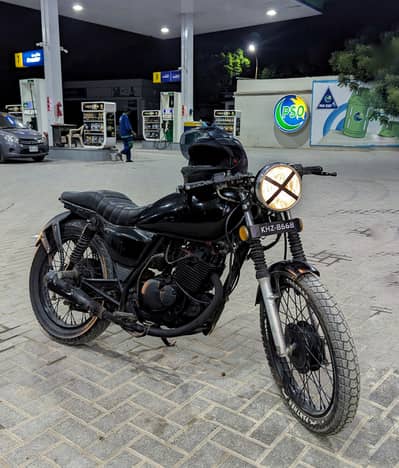 Suzuki GS 150 2015