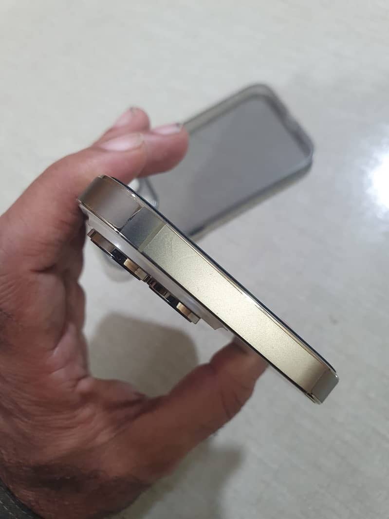 Apple iPhone 14 Pro 11