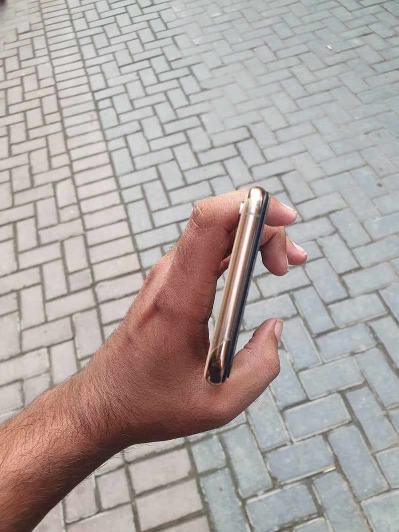 iPhone XS Max 3