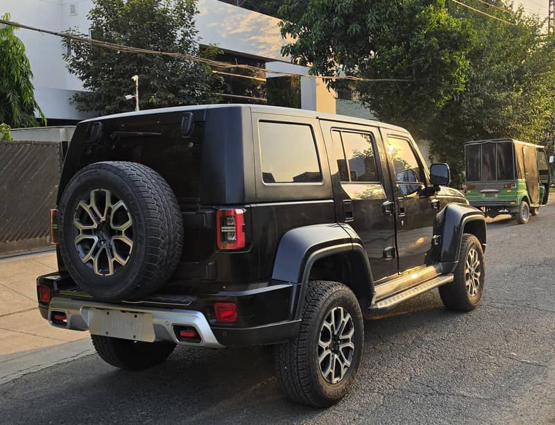 BAIC BJ40 Plus 2022 4