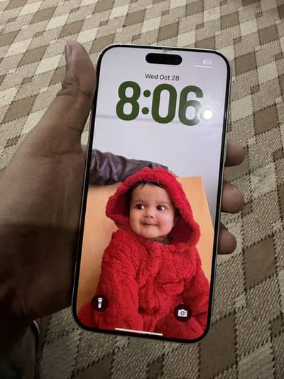 iphone 17 pro max. 256 gb pta approved 10/10 condition. 94 health