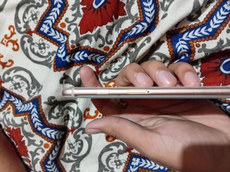 Apple iPhone 8 3