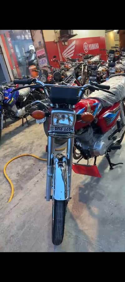 12500 tolal janwan Chala ha all Punjab number ha 24 model total new