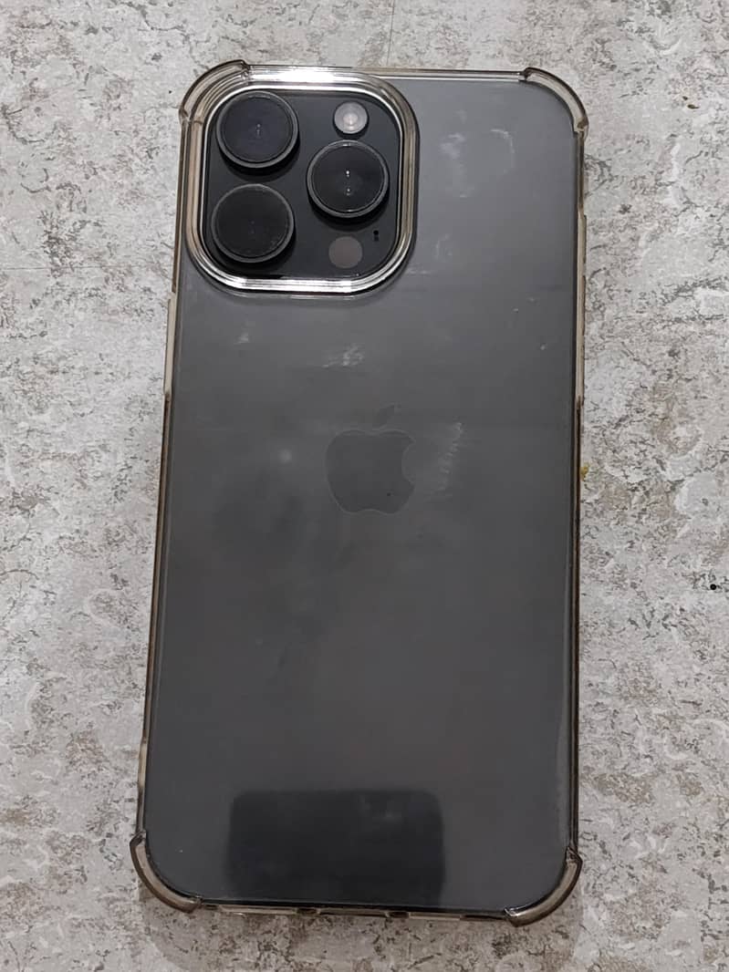 Apple iPhone 15 Pro Max 1