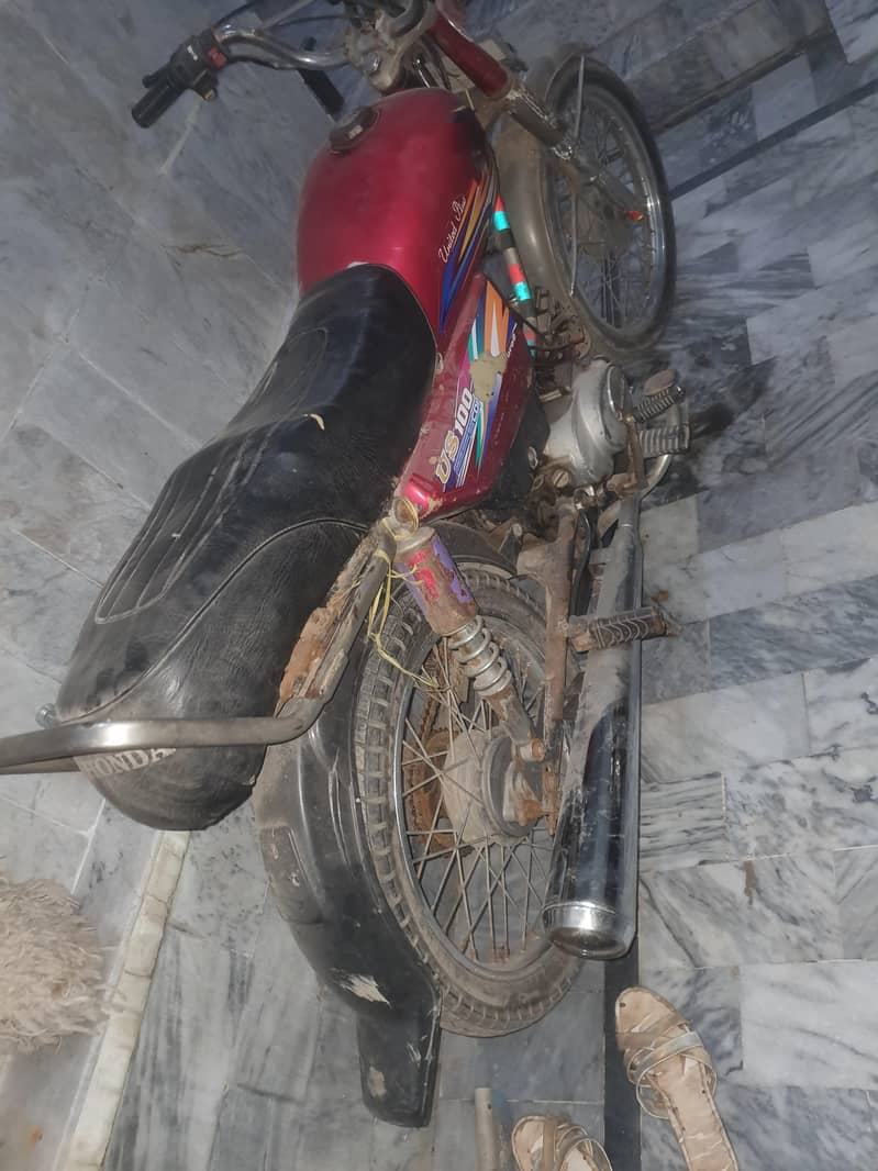 یونائٹڈ سو سی سی موٹر سائیکل اوکے ہے انجن اوکے ہے 9
