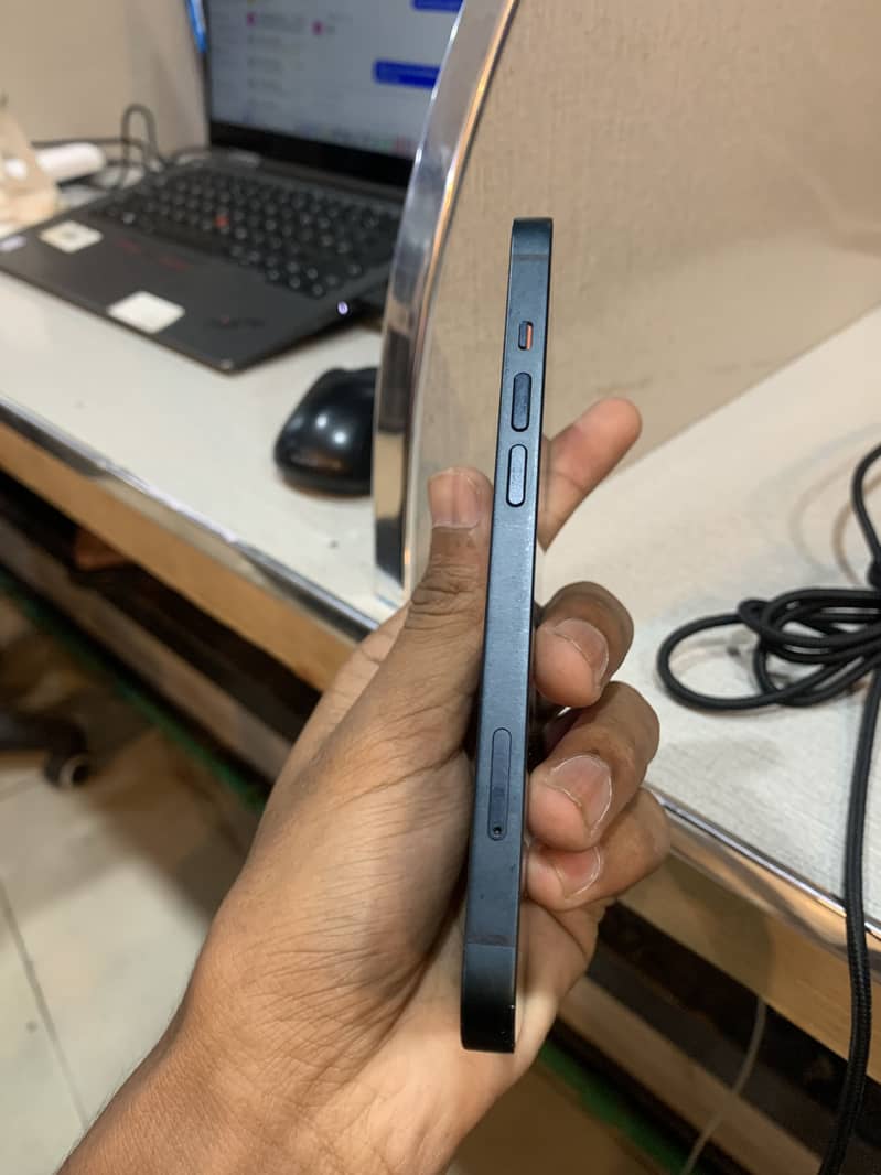 Apple iPhone 13 1