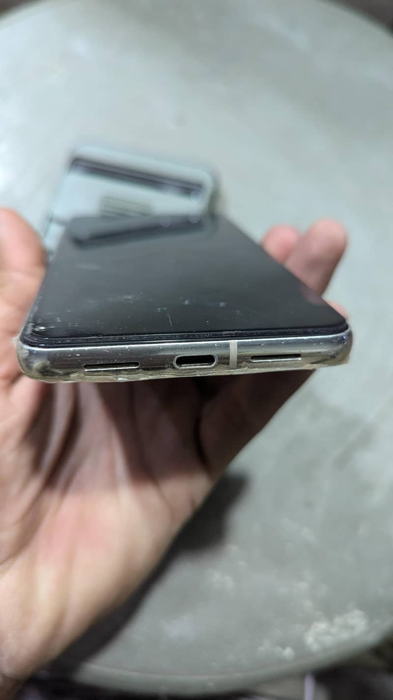 Google Pixel 8 Pro 2