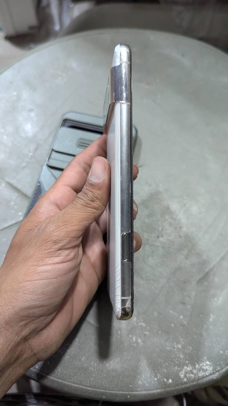 Google Pixel 8 Pro 4