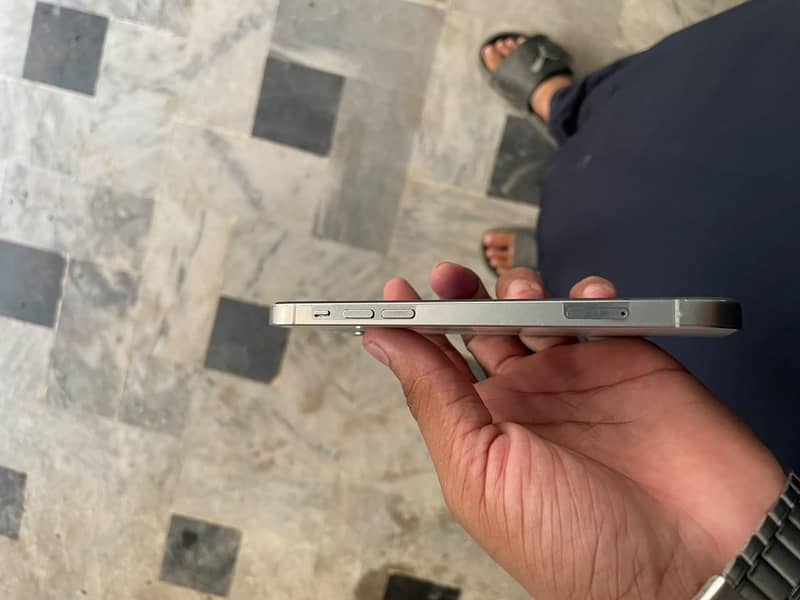 Apple iPhone 12 Pro 2