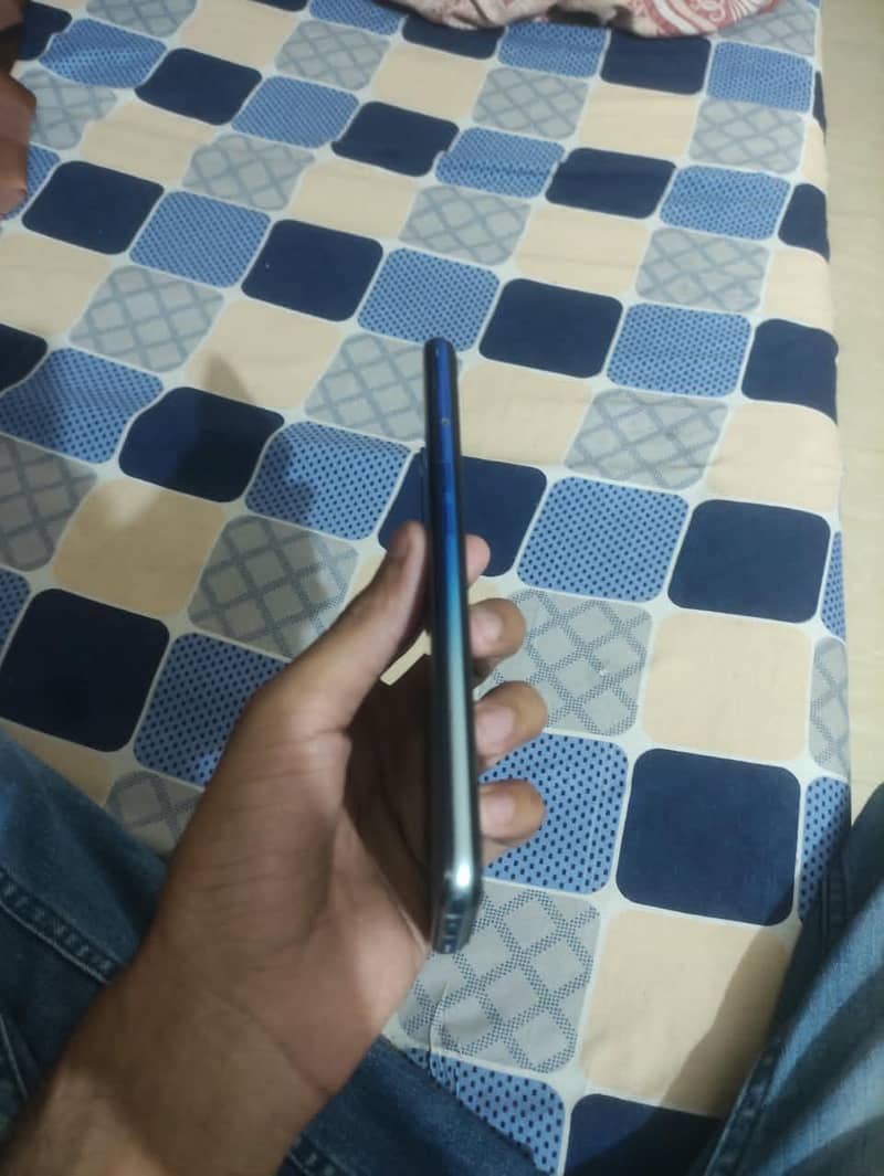 OPPO A54 4