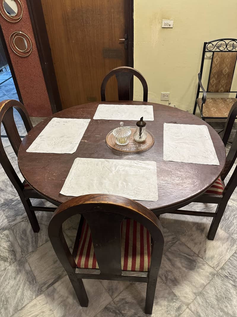 Dining Table 0