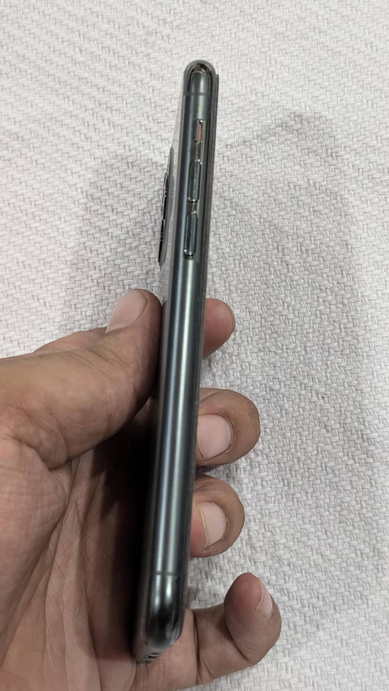 Apple iPhone 11 Pro 5
