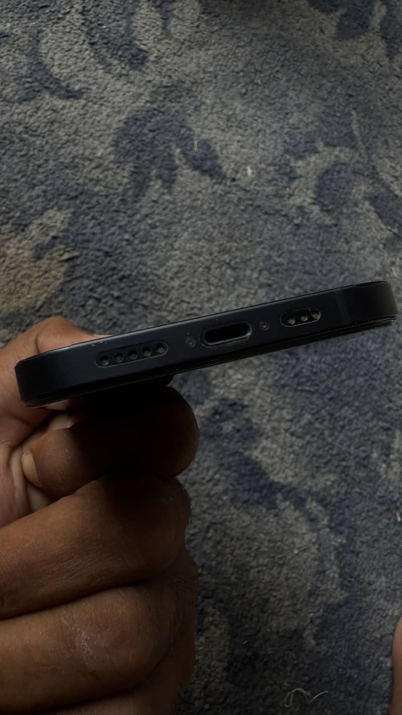 Apple iPhone 12 1