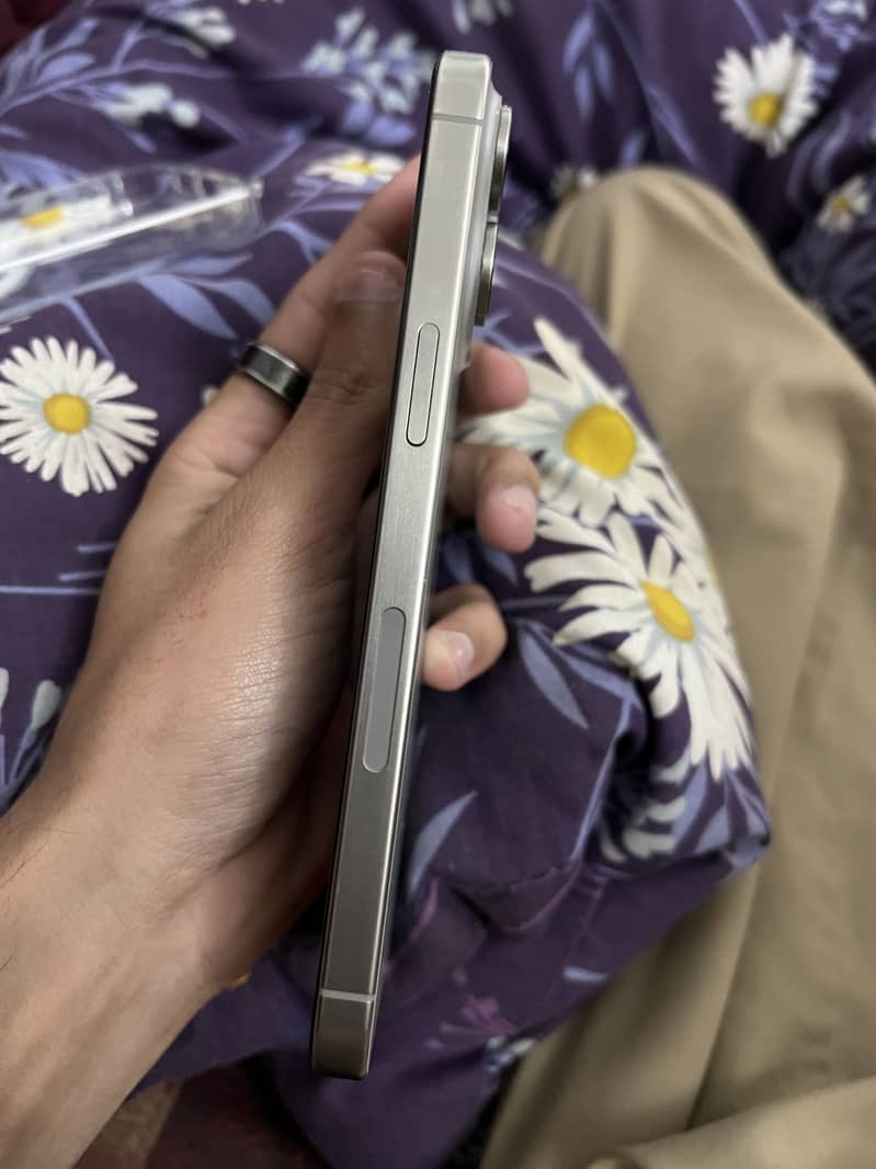 Apple iPhone 15 Pro Max 3