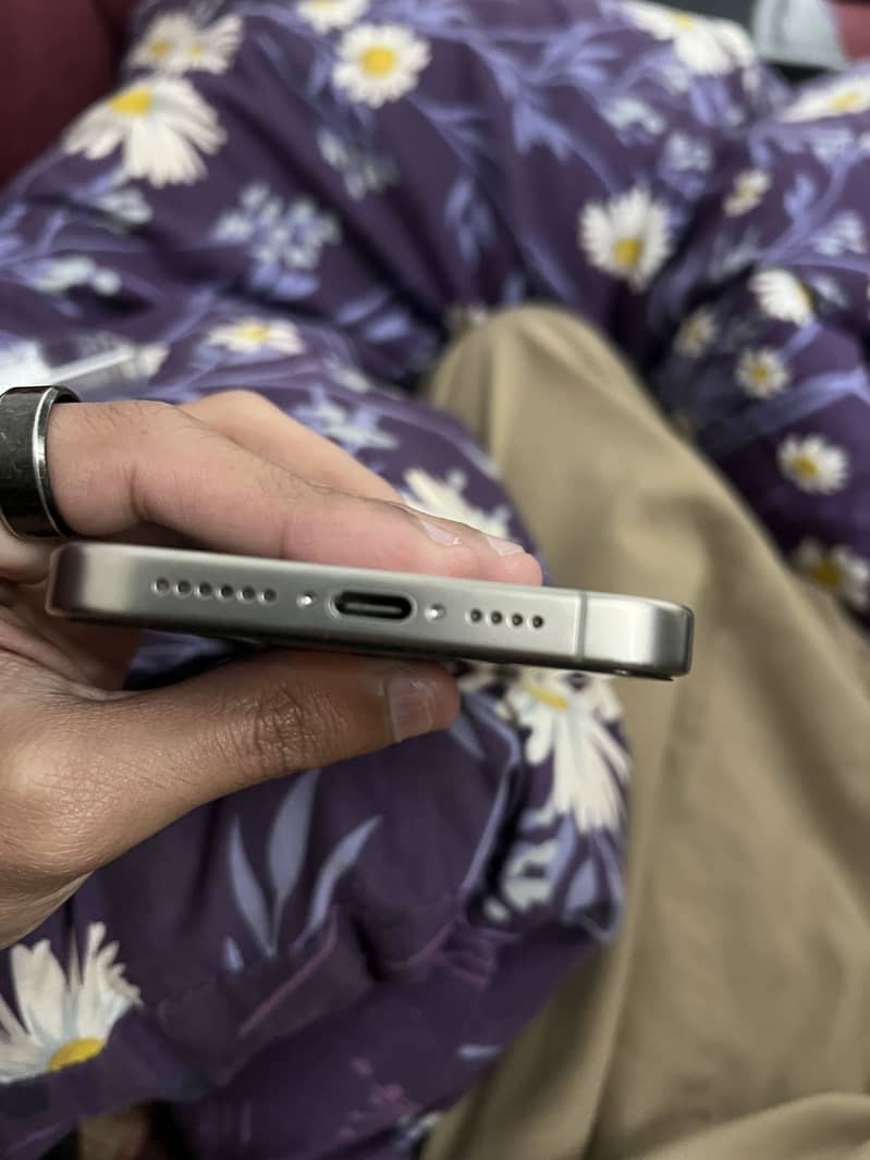Apple iPhone 15 Pro Max 5