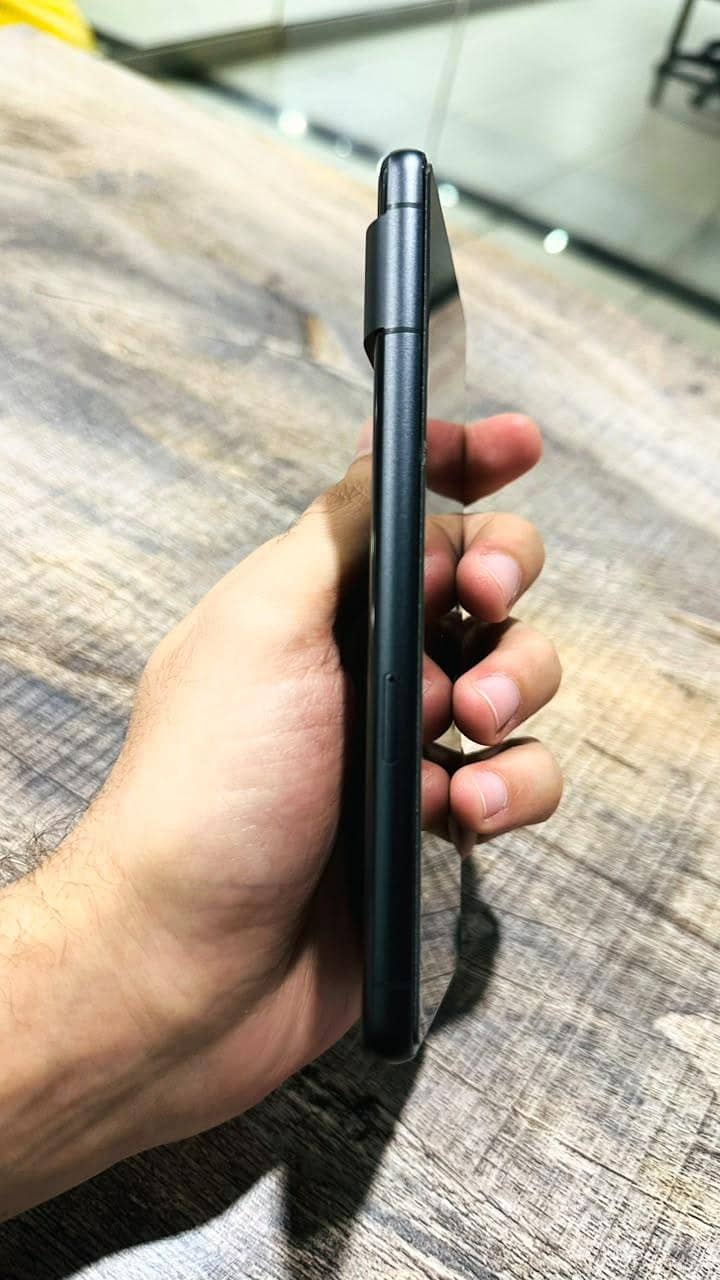 Google Pixel 7 4