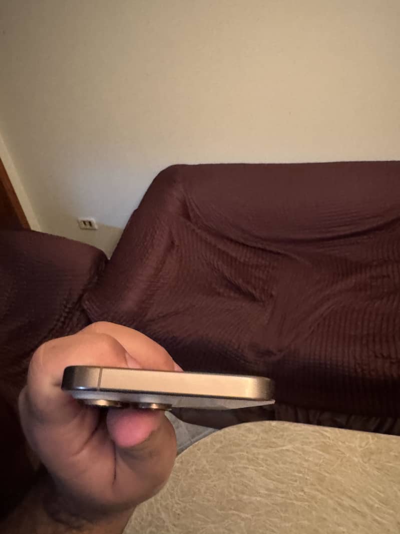 Apple iPhone 16 Pro Max 5