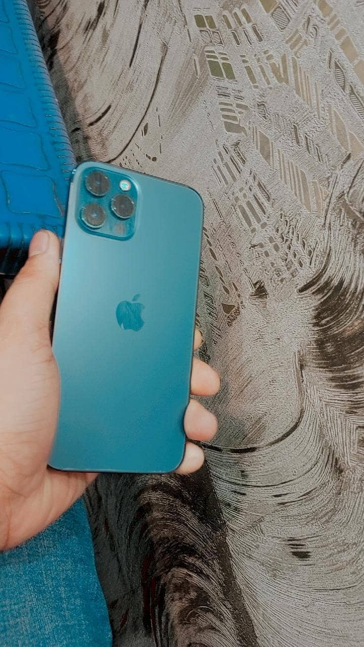 Apple iPhone 12 Pro Max 3