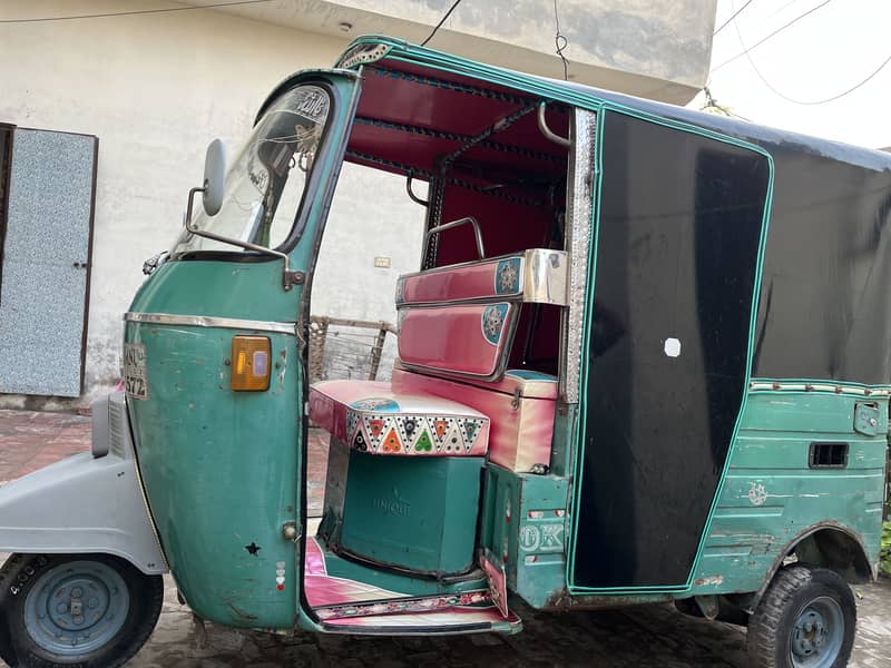 CNG Rikshaw 0