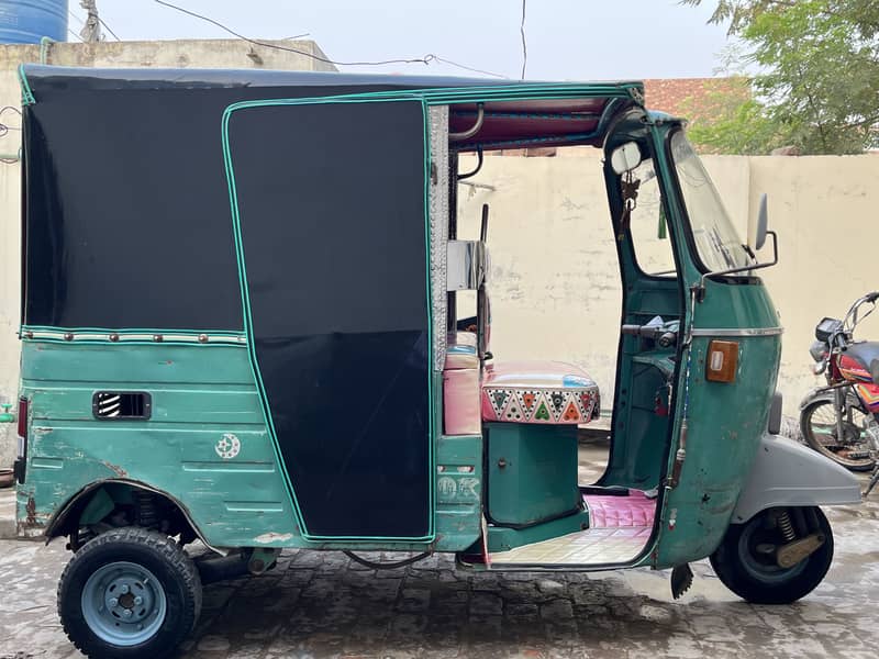 CNG Rikshaw 1