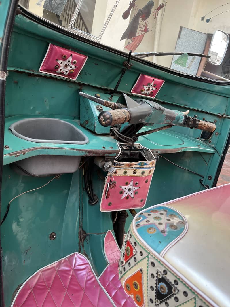CNG Rikshaw 2