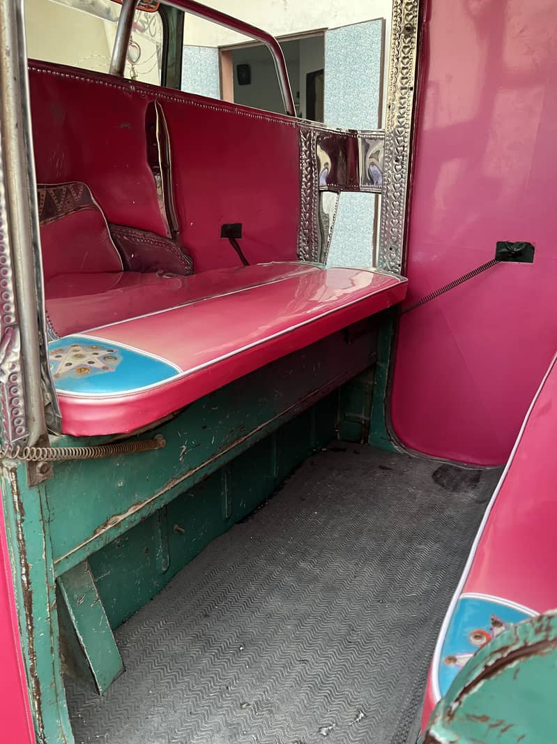 CNG Rikshaw 4