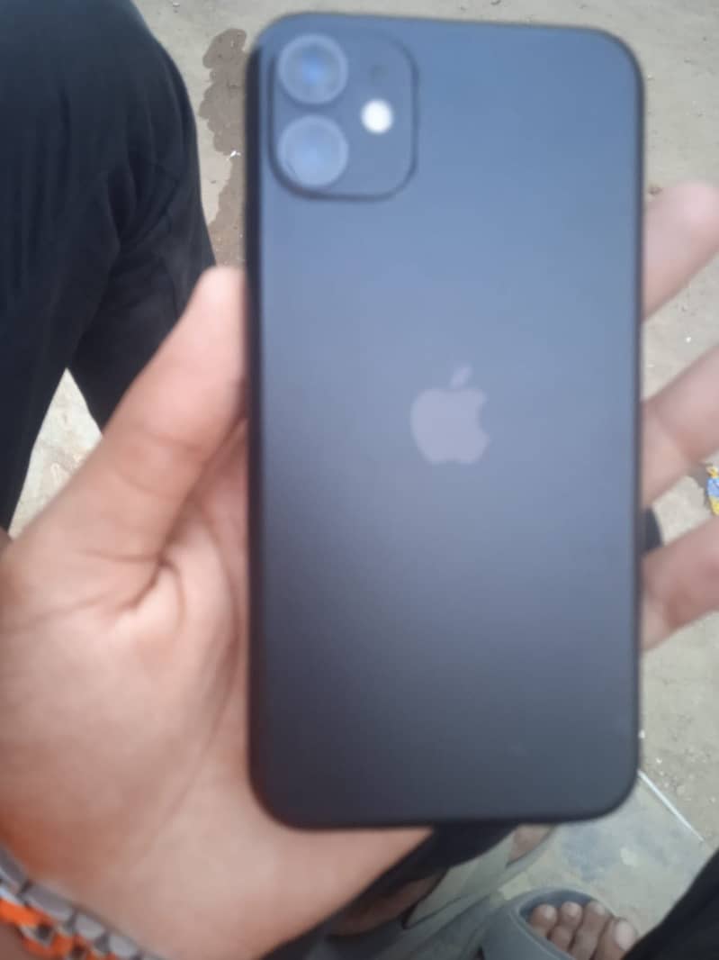 Apple iPhone 11 3