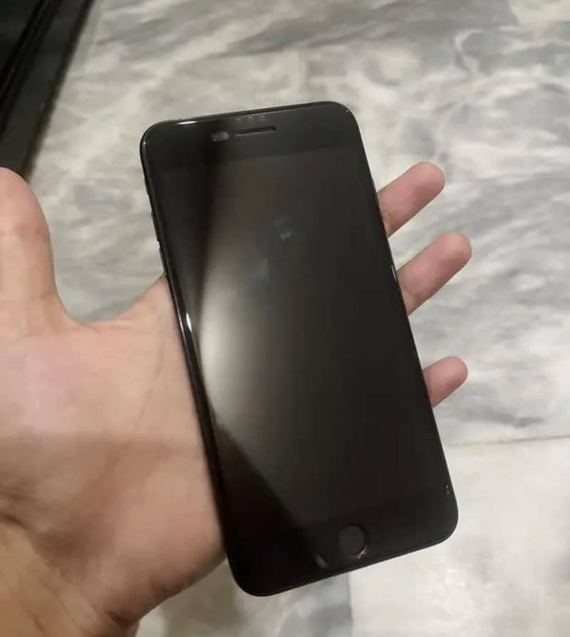 Apple iPhone 7 Plus 2