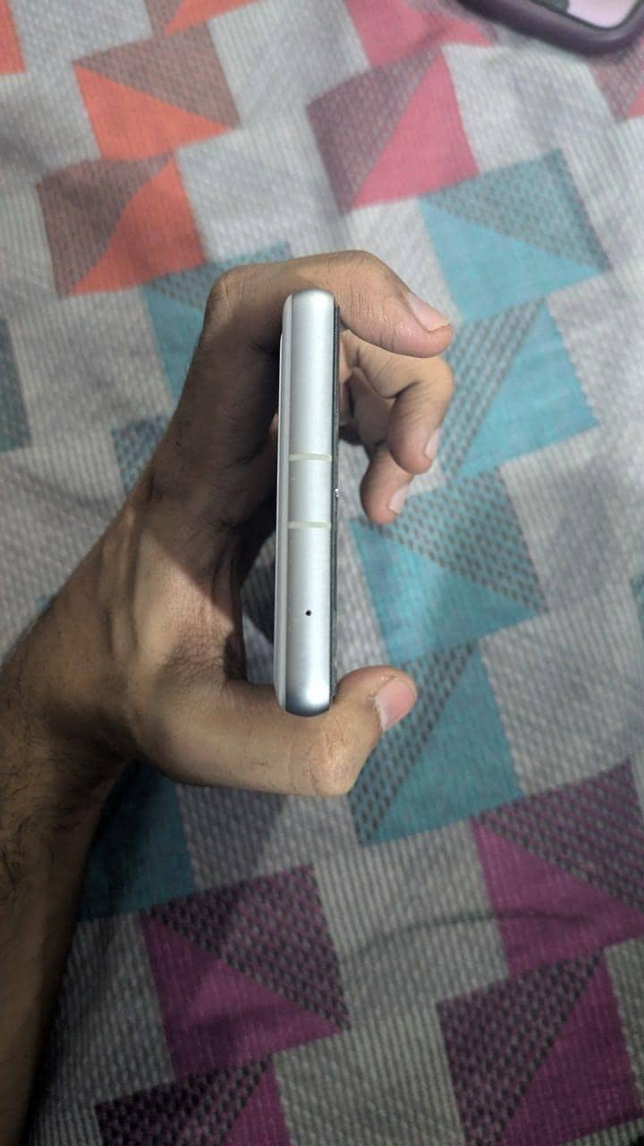 Google Pixel 7a 3