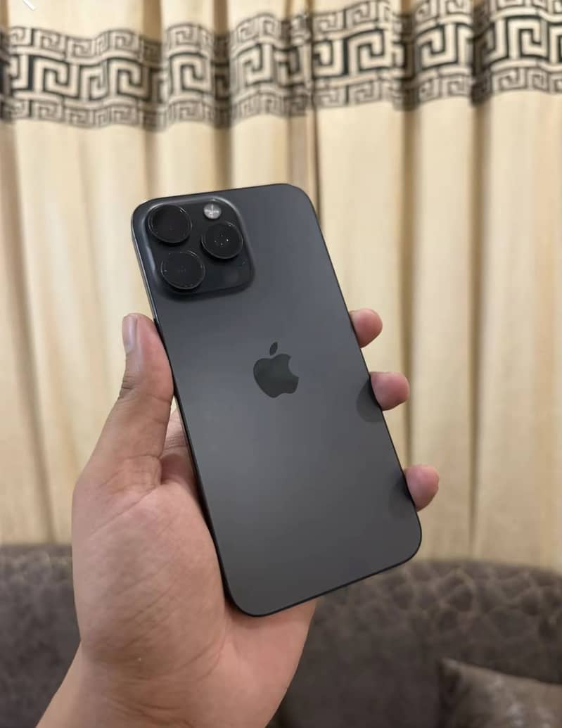 Apple iPhone 15 Pro Max 0