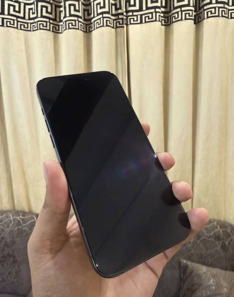 Apple iPhone 15 Pro Max 1