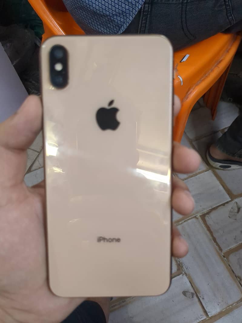 Apple iPhone XS Max 1