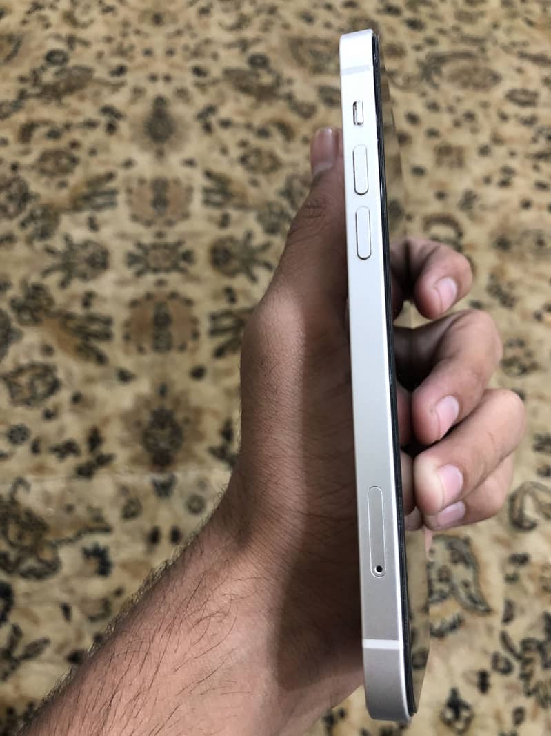 Apple iPhone 12 3