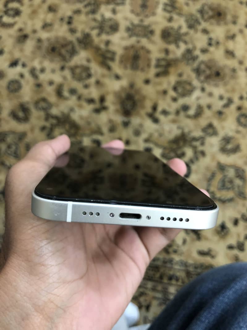 Apple iPhone 12 6