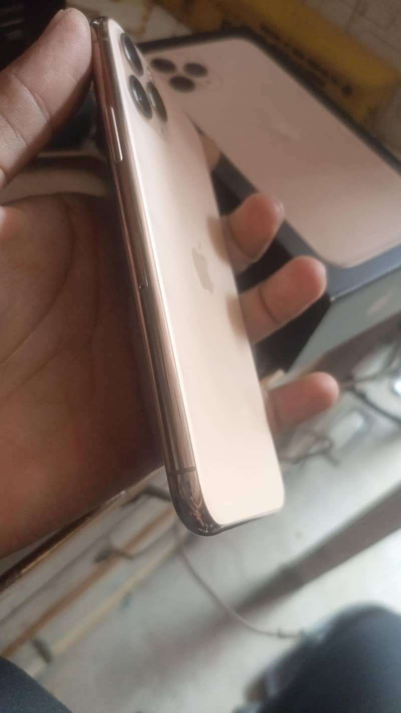 Apple iPhone 11 pro 1