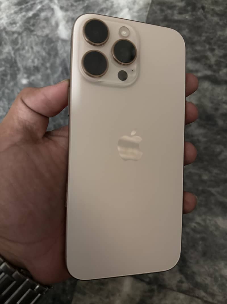 Apple iPhone 16 Pro Max 0
